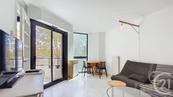 Appartement F1 à vendre  1 pièce - 27,96 m 2   JUAN LES PINS  - 06