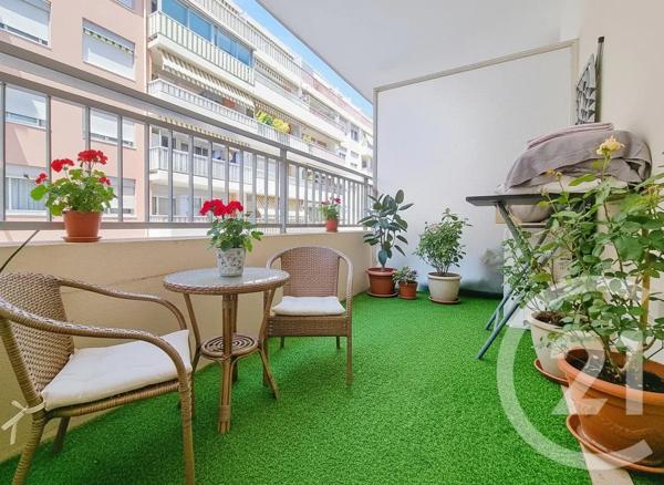 Appartement F1 à vendre  1 pièce - 27,96 m 2   JUAN LES PINS  - 06