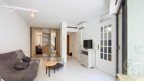 Appartement F1 à vendre  1 pièce - 27,96 m 2   JUAN LES PINS  - 06