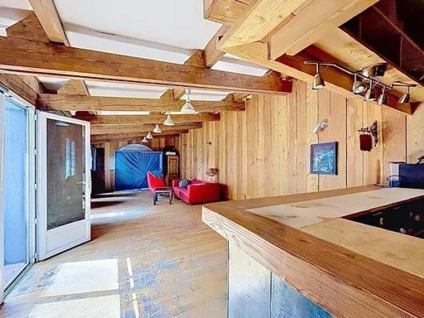 Maison T6 atypique + studio indépendant, terrasse, jardin et piscine hors-sol.