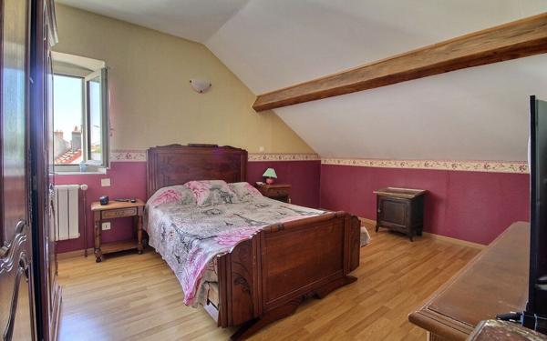 Maison à vendre    5 pièces •  Le Creusot