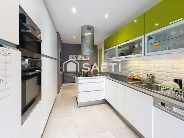 Esprit maison de ville – 166 m² – terrasse 20 m² et véranda