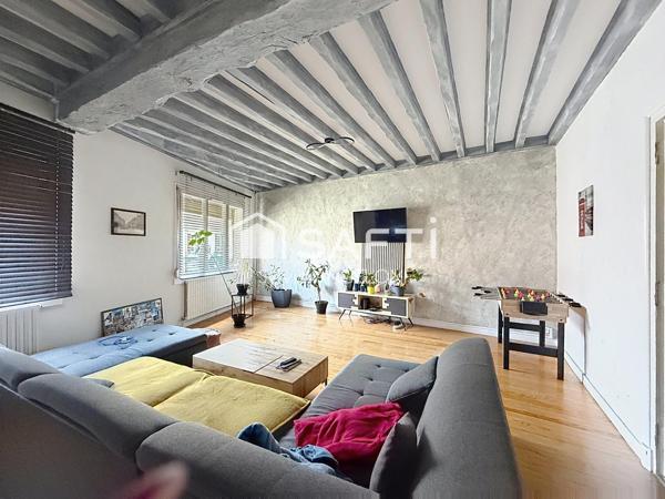Esprit maison de ville – 166 m² – terrasse 20 m² et véranda