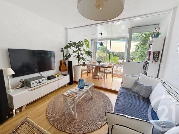 Appartement T2 à vendre  2 pièces - 46 m 2   CAVALAIRE SUR MER  - 83