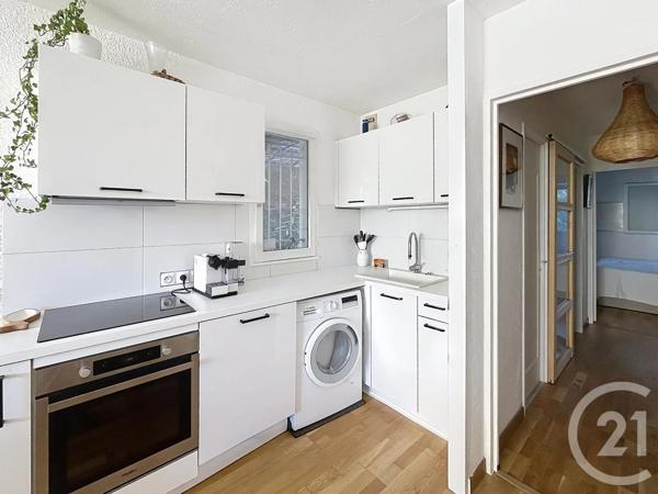 Appartement T2 à vendre  2 pièces - 46 m 2   CAVALAIRE SUR MER  - 83