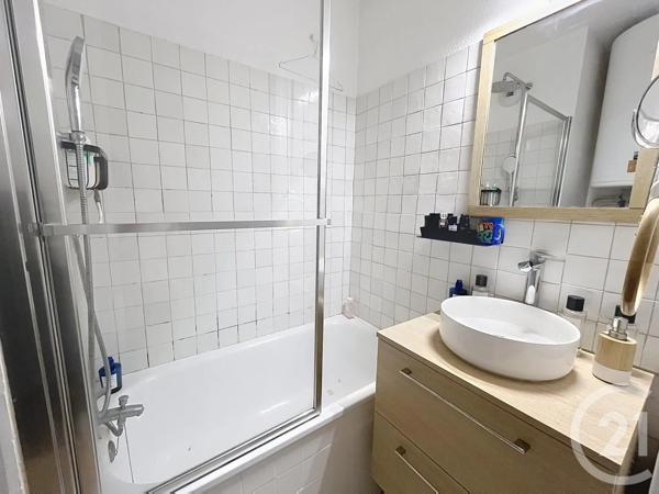 Appartement T2 à vendre  2 pièces - 46 m 2   CAVALAIRE SUR MER  - 83