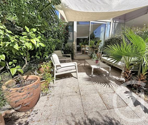 Appartement T2 à vendre  2 pièces - 46 m 2   CAVALAIRE SUR MER  - 83