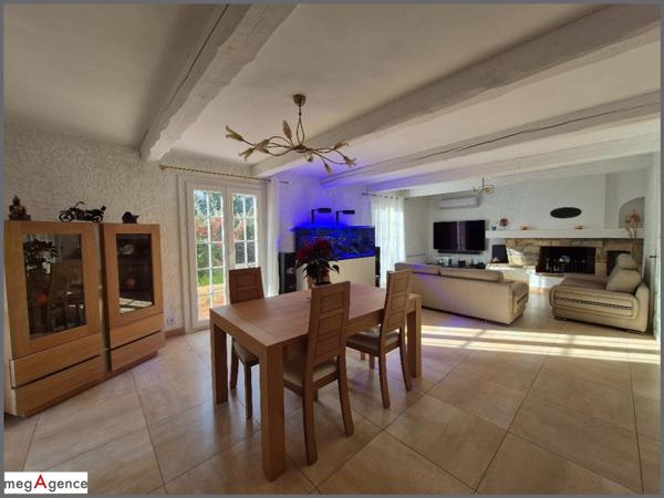 Maison à LA CADIERE-D'AZUR, 83740 - 5 pièces 150m²