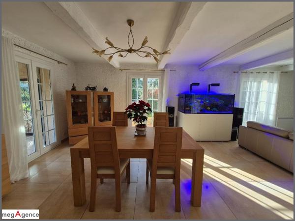 Maison à LA CADIERE-D'AZUR, 83740 - 5 pièces 150m²