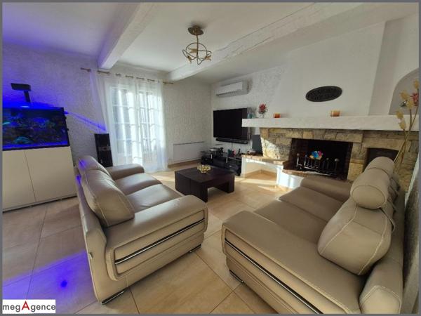 Maison à LA CADIERE-D'AZUR, 83740 - 5 pièces 150m²