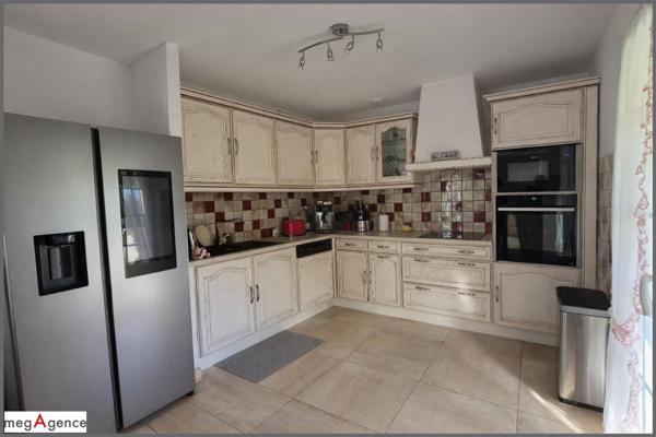 Maison à LA CADIERE-D'AZUR, 83740 - 5 pièces 150m²