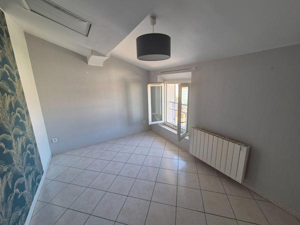 Appartement centre ville La Crau 3 pièce(s) 67.84 m2