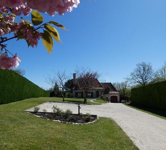 Maison Nadaillac 7 pièce(s) 148 m2