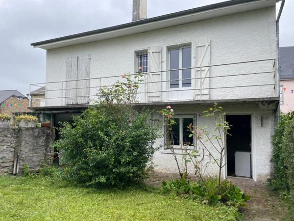Maison - Proximite oloron-sainte-marie - Réf.:205352 MAISON DE 144 M² - 5 MN D'OLORON- JARDIN - GARAGE -