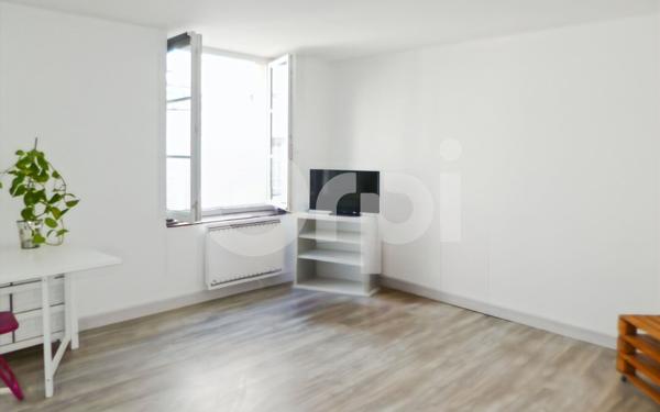 Appartement à louer    1 pièce • 26,60 m2 Senlis