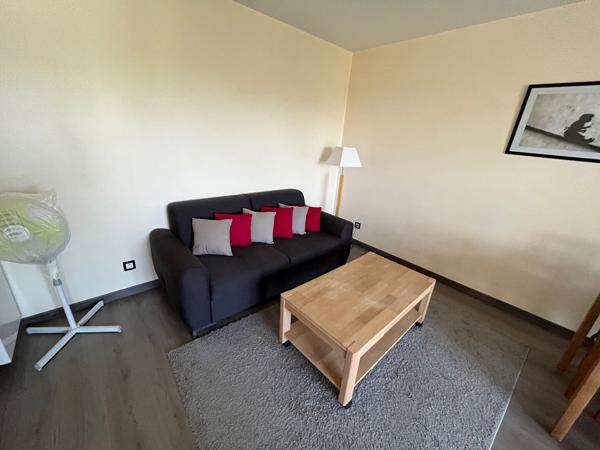 Appartement deux pièces, meublé + Parking - CERGY LE HAUT (44.38 m²)