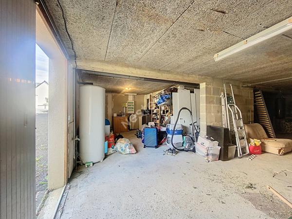 A vendre, maison quatre chambres et un bureau sur un terrain de plus de 800m2 à Fromentières