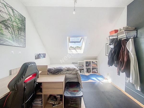 A vendre, maison quatre chambres et un bureau sur un terrain de plus de 800m2 à Fromentières