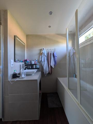 Meyrargues (13650) Maison familiale avec jardin et garage