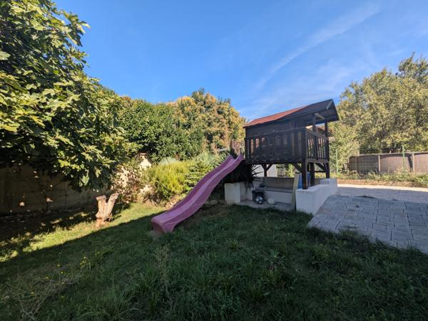 Meyrargues (13650) Maison familiale avec jardin et garage