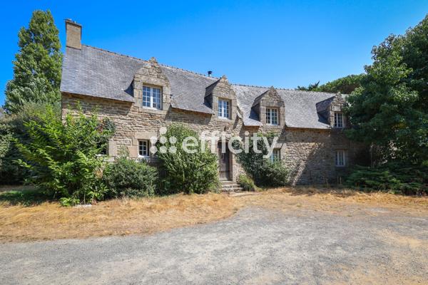 Maison
         9 pièces
        - 349 m² Bien prestige 588 000 € *