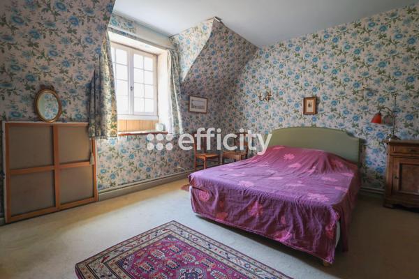 Maison
         9 pièces
        - 349 m² Bien prestige 588 000 € *