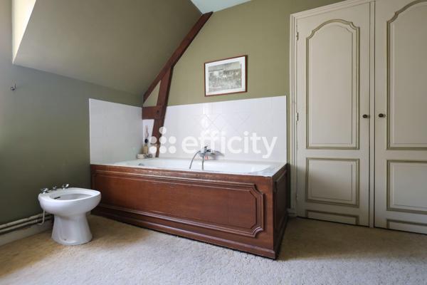 Maison
         9 pièces
        - 349 m² Bien prestige 588 000 € *