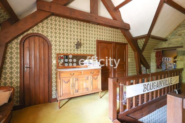Maison
         9 pièces
        - 349 m² Bien prestige 588 000 € *