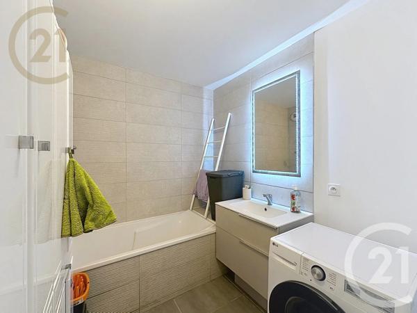 Appartement T3 à vendre  3 pièces - 63,80 m 2   MONTPELLIER  - 34