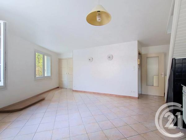 Maison à vendre  4 pièces - 80 m 2   LAGNIEU  - 01