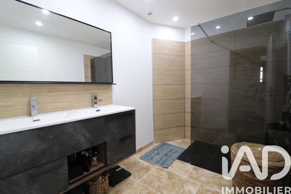 Maison à vendre 8 pièces 232,27 m² Moret-Loing-et-Orvanne