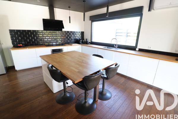 Maison à vendre 8 pièces 232,27 m² Moret-Loing-et-Orvanne