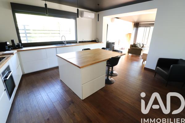 Maison à vendre 8 pièces 232,27 m² Moret-Loing-et-Orvanne