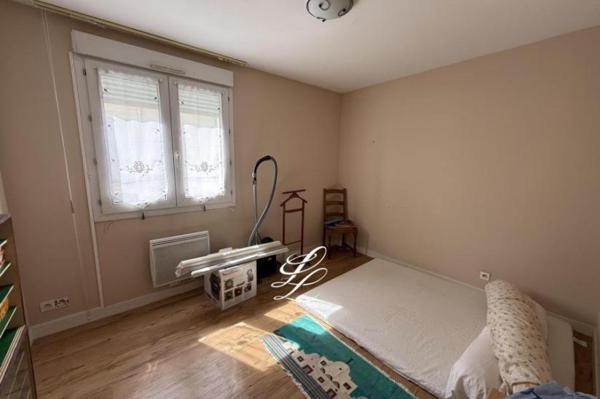Location - Appartement 4 pièces 94 m 2 SABLE SUR SARTHE (72300)
