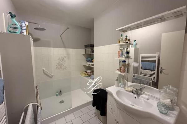 Location - Appartement 4 pièces 94 m 2 SABLE SUR SARTHE (72300)
