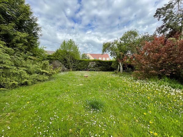Terrain Saint Germain En Laye 600 m2 €741 600 ** - Référence 18055