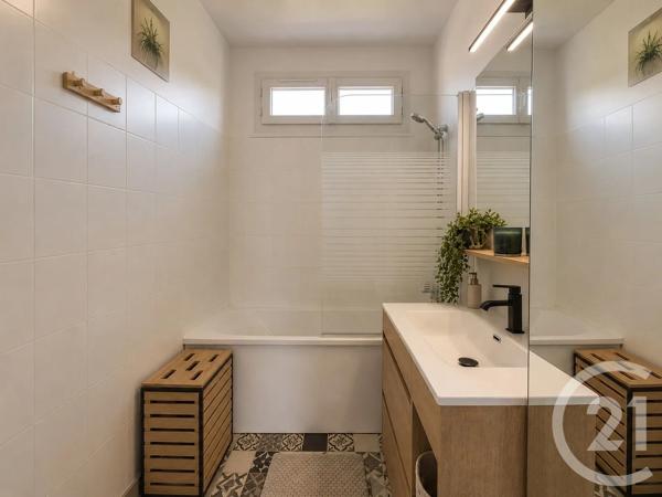 Maison à vendre  4 pièces - 81,06 m 2   YZEURE  - 03
