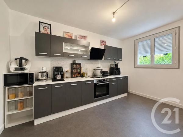 Maison à vendre  4 pièces - 81,06 m 2   YZEURE  - 03