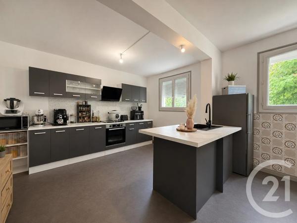 Maison à vendre  4 pièces - 81,06 m 2   YZEURE  - 03