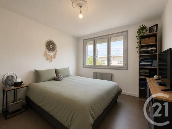 Maison à vendre  4 pièces - 81,06 m 2   YZEURE  - 03