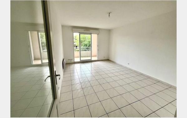 Vente Appartement P3 terrasse + 2 parkings Le cres   