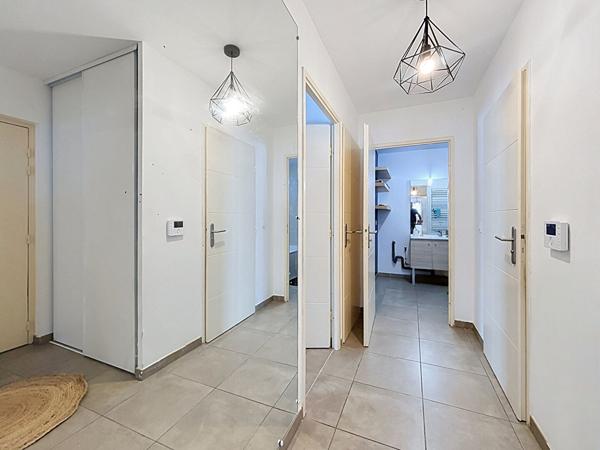 Appartement Marseille 3 pièce(s) 61 m2  Blancarde