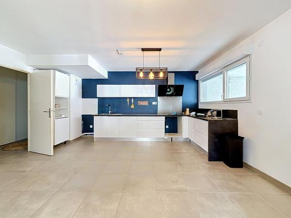 Appartement Marseille 3 pièce(s) 61 m2  Blancarde