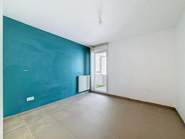 Appartement Marseille 3 pièce(s) 61 m2  Blancarde