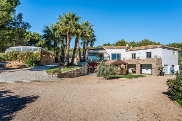 Maison à vendre 5 pièces LA CIOTAT (13) Terrain 3000 M2 Piscine, Triple garage
