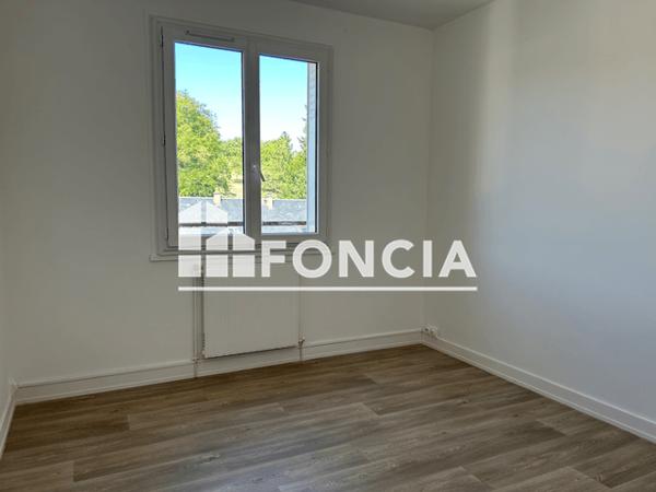 Location Appartement 3 pièces 72 m² - 3 RUE GEOFFROY Gien 45500
