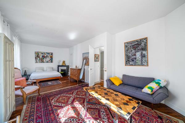 Maison avec jardin, garage et atelier