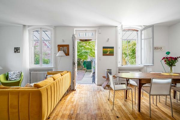Maison avec jardin, garage et atelier