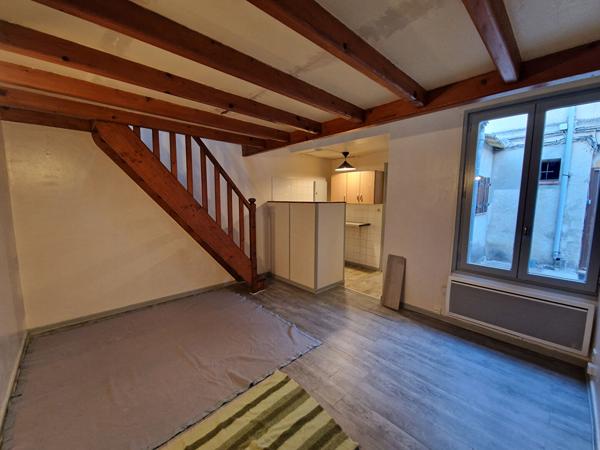 31500 TOULOUSE STUDIO AVEC MEZZANINE