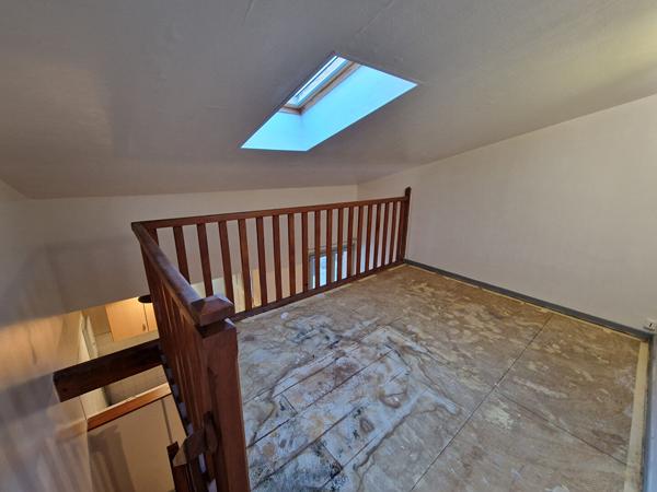 31500 TOULOUSE STUDIO AVEC MEZZANINE